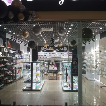 Фото торгового оборудования для магазина профессиональной косметики